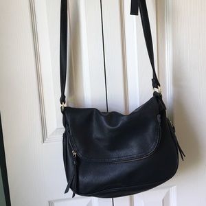 NO BRAND black over the shoulder purse.